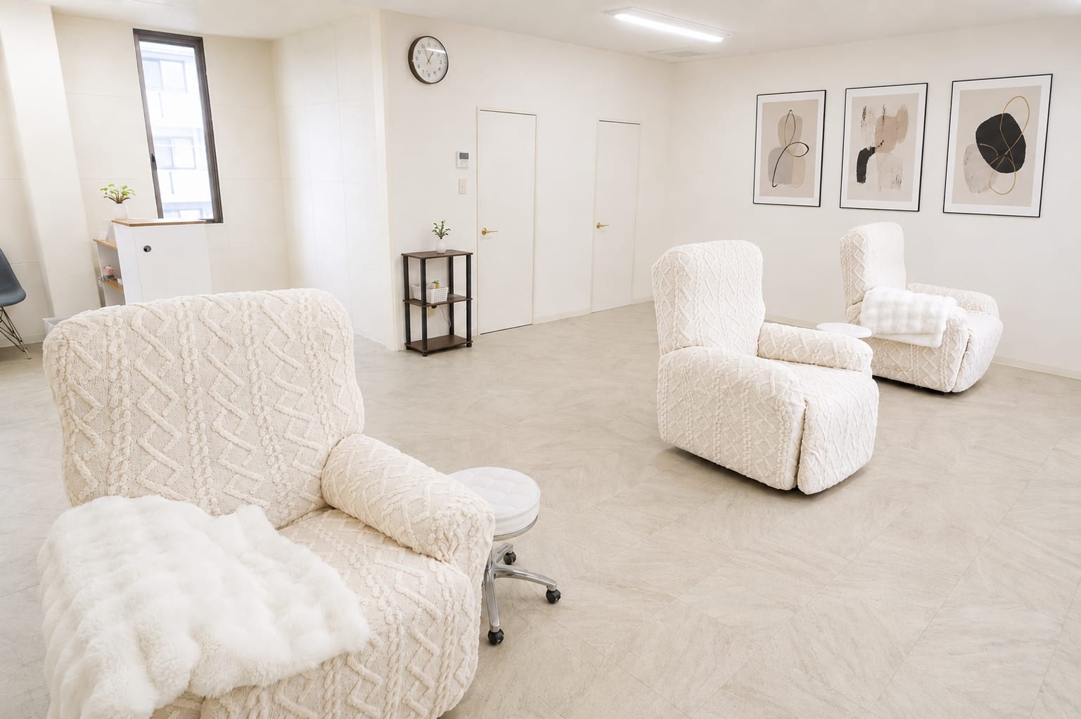 eyebee(アイビー)岡山南区|パリジェンヌ|マツエク(岡山)のメンズ眉毛サロン店内写真 1枚目