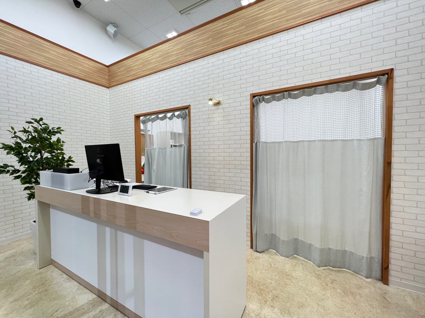 まつげエクステ 綿帽子 ウイングタウン岡崎店(岡崎)のメンズ眉毛サロン店内写真 1枚目