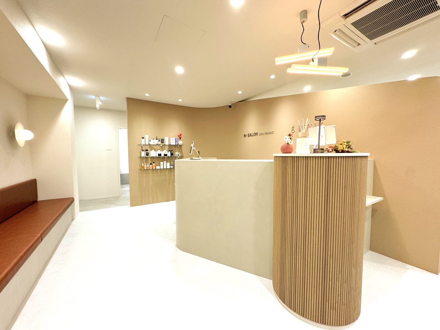 grandeur.kitaokazaki北岡崎まつげパーマ・マツエク・眉毛・脱毛・マッサージ10月OPEN(岡崎)のメンズ眉毛サロン店内写真 1枚目