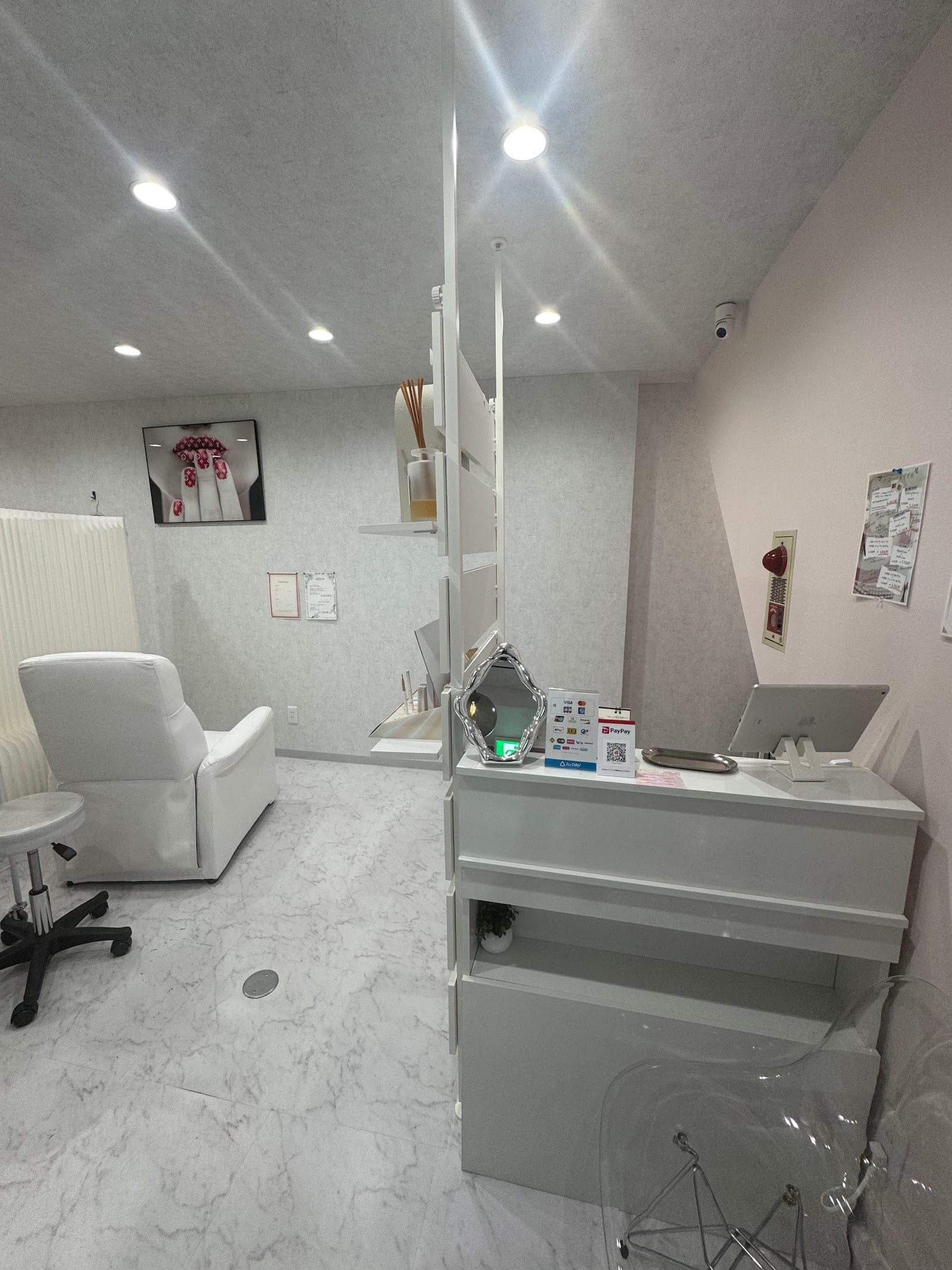 iBROW. kiss 大宮（大宮）のメンズ眉毛サロン店内写真 1枚目