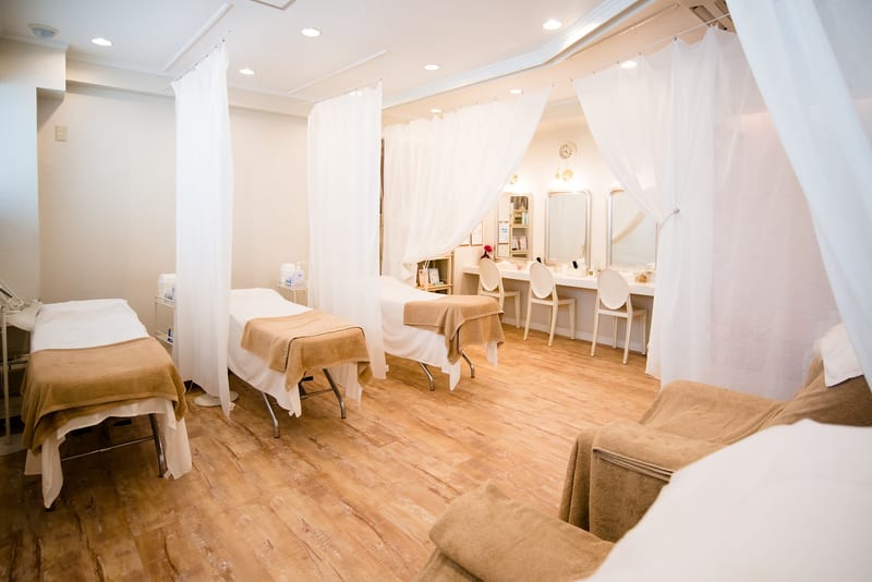 PLUME EYEBEAUTY 表参道店(表参道)のメンズ眉毛サロン