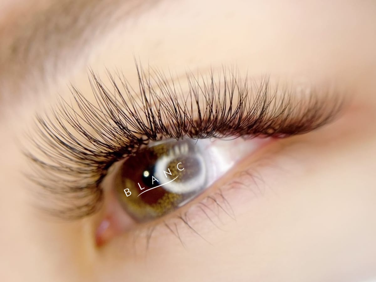 Eyelash Salon Blanc~まつげエクステと眉の専門美容室~名古屋パルコ店(大須・上前津)のメンズ眉毛サロン店内写真 1枚目