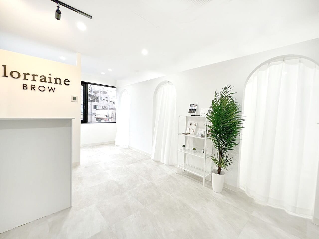 眉毛とまつげパーマの専門店 ロレインブロウ 成増店(大山)のメンズ眉毛サロン店内写真 1枚目