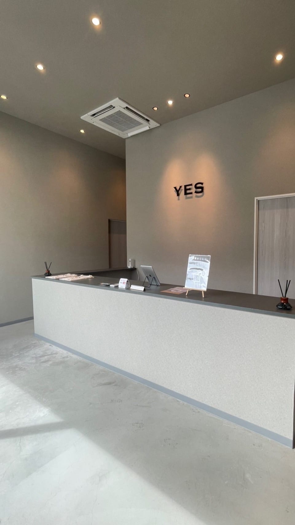 メンズ脱毛サロンYES 佐賀店(佐賀)のメンズ眉毛サロン店内写真 1枚目