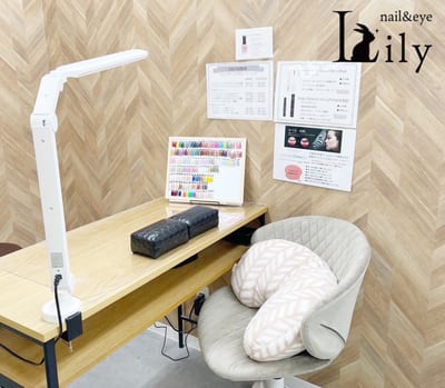 nail＆eye Lily 橋本店 店内写真 1枚目