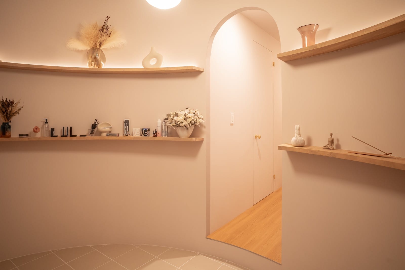 MARLE eyesalon三軒茶屋(三軒茶屋)のメンズ眉毛サロン店内写真 1枚目