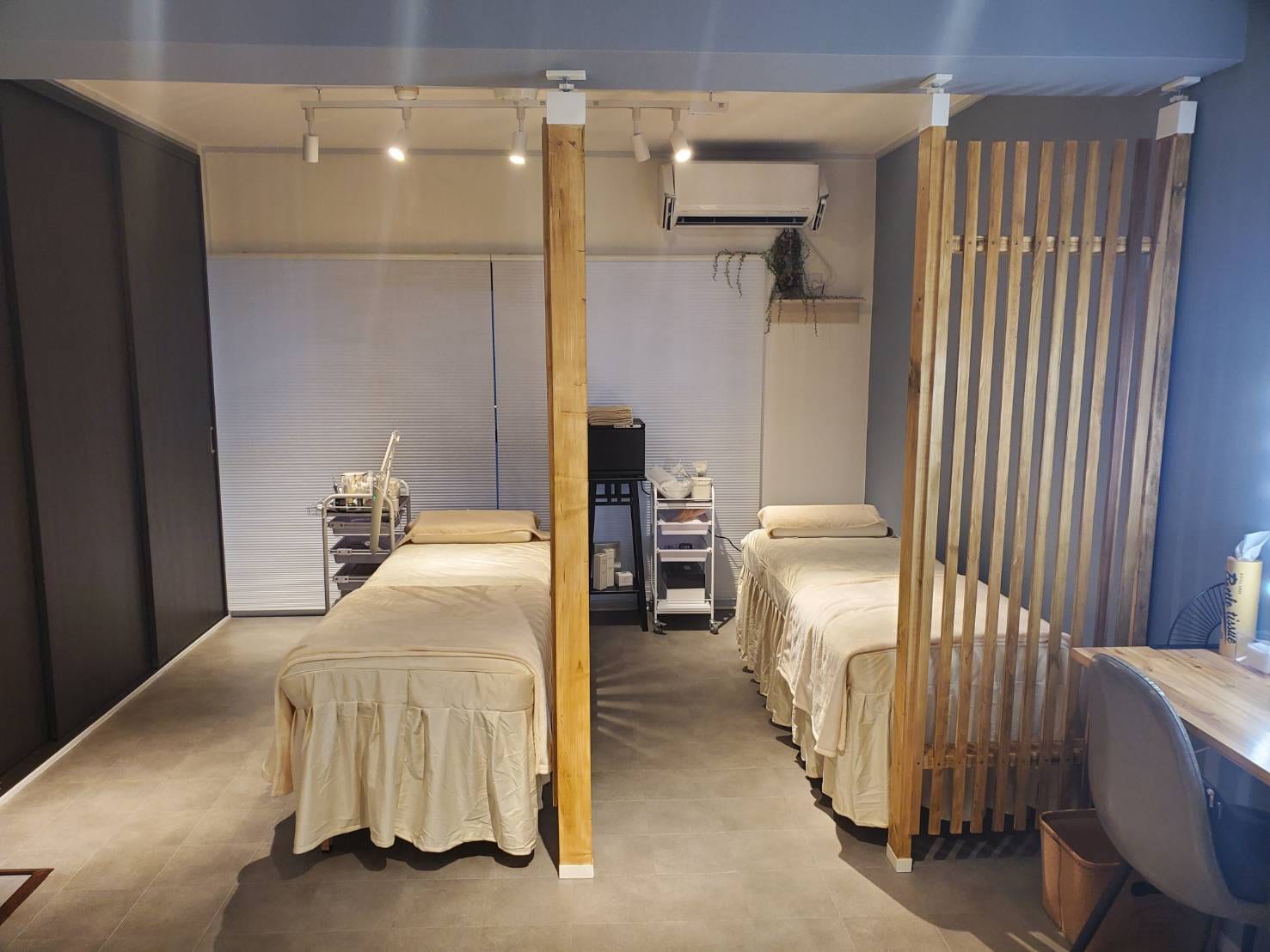 Salon de EMMA+(仙台駅)のメンズ眉毛サロン店内写真 1枚目