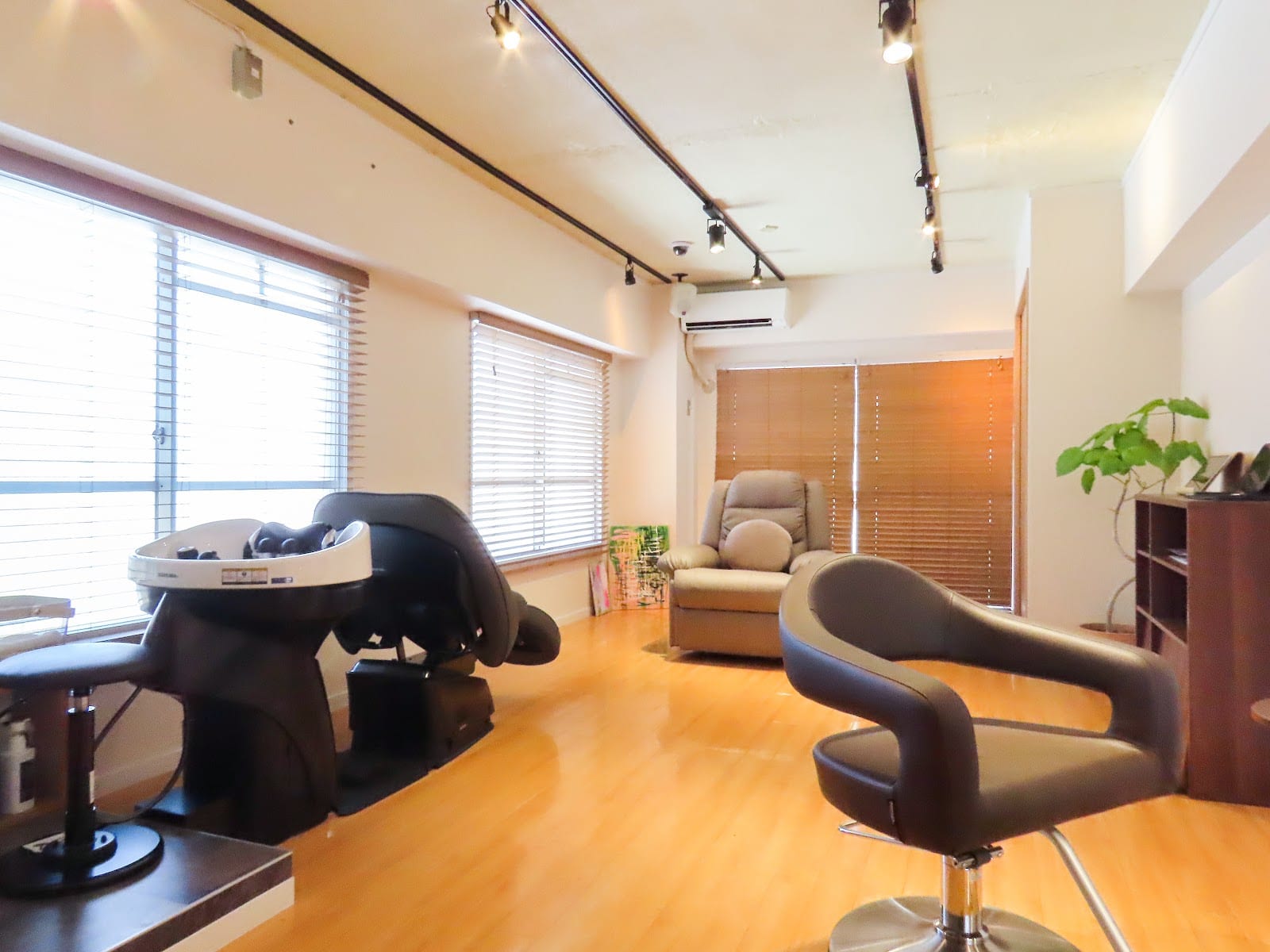 arch hair&eyelash salon(渋谷)のメンズ眉毛サロン店内写真 1枚目