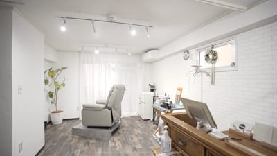 PONOアイブロウ/メンズ眉毛/眉カラー/間引き 店内写真 3枚目