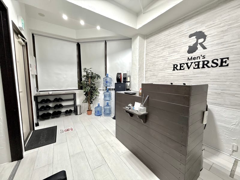 Men's REVERSE 五反田店(品川)のメンズ眉毛サロン