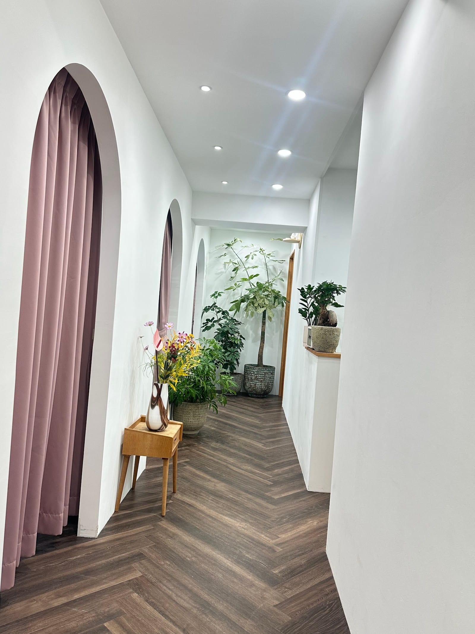 LASHISA eyelashes & brows(品川)のメンズ眉毛サロン店内写真 1枚目