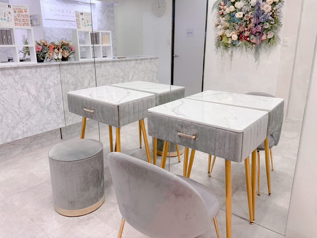 まつげパーマ&眉毛専門店 ECLAT BROW大門浜松町店(品川)のメンズ眉毛サロン店内写真 1枚目