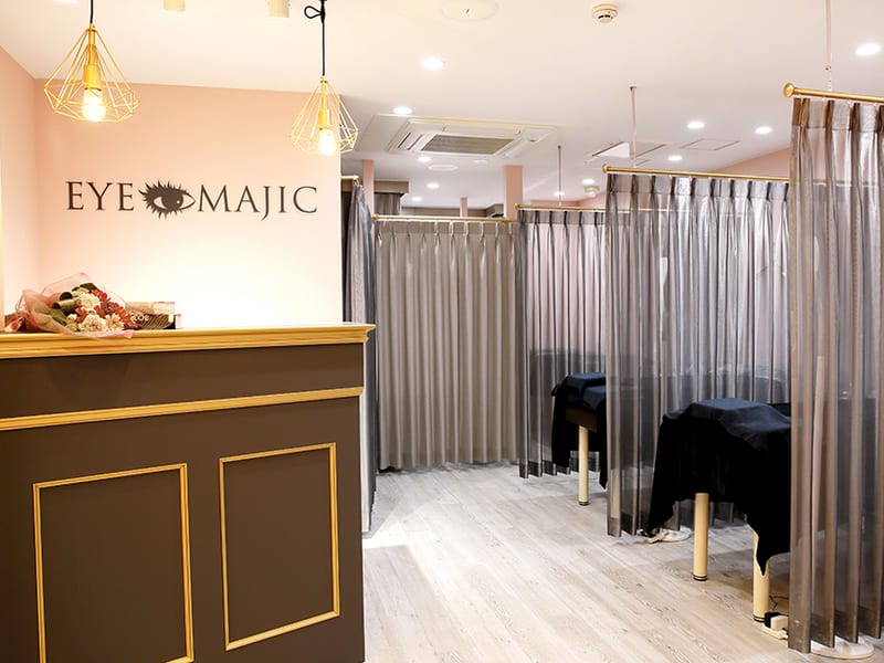 アイブロウ・まつげパーマ・パリジェンヌ EYE MAJIC 新宿南口店（新宿）のメンズ眉毛サロン