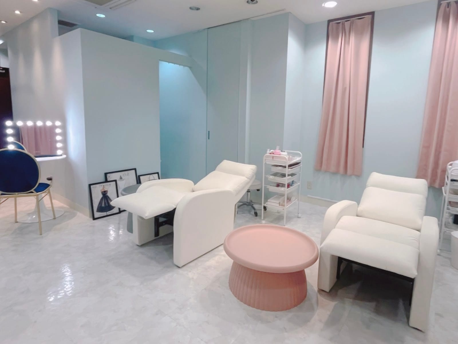アイブロウ&まつげパーマ専門店 romy. 新宿(新宿)のメンズ眉毛サロン店内写真 1枚目