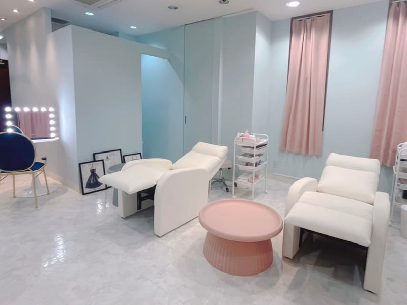 アイブロウ&まつげパーマ専門店 romy. 新宿（新宿）のメンズ眉毛サロン
