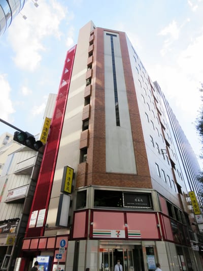 眉毛アイブロウサロンSMAU新宿店 店内写真 4枚目