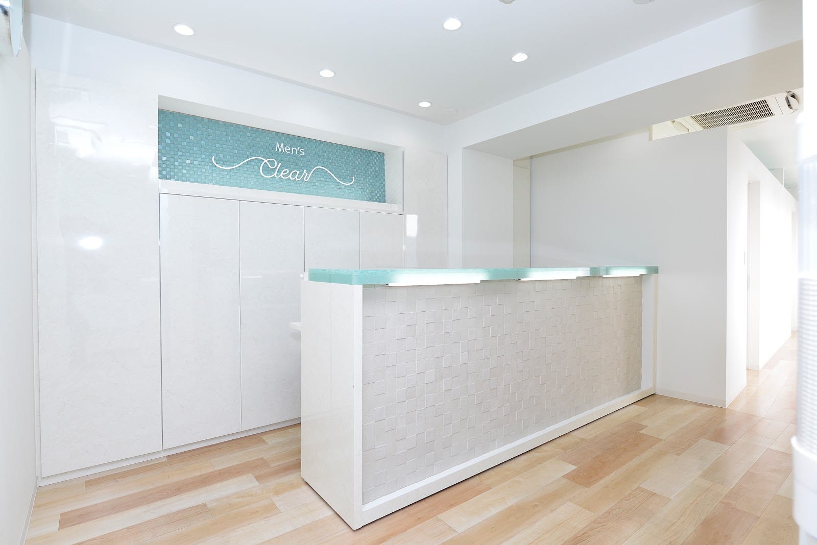 メンズ眉毛専門店 MAYU CLEAR(マユクリア) 新宿店(新宿)のメンズ眉毛サロン店内写真 1枚目