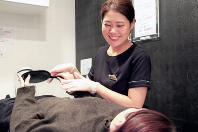 眉毛・アイブロウ専門サロン Queen’ｓ Wax 新宿店 店内写真 2枚目