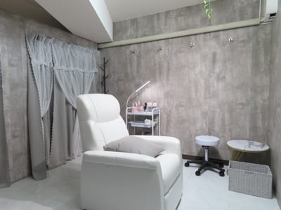 iBROW.新宿店 店内写真 2枚目