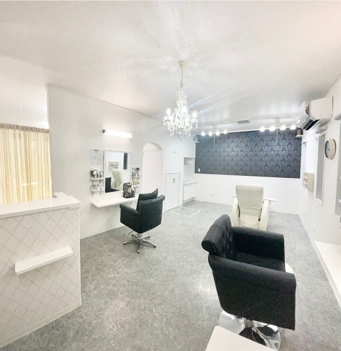 マツエク×まつげパーマ×アイブロウ×フェイシャル専門店 Koti Beauty(新城)のメンズ眉毛サロン店内写真 1枚目