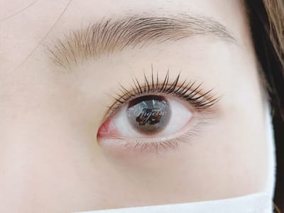 CLUTCH江坂 まつげエクステ 店内写真 1枚目