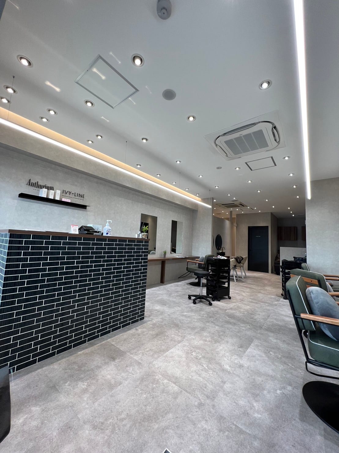 アイブロウ&まつげパーマ専門店 IVY-LINE 吹田(吹田)のメンズ眉毛サロン店内写真 1枚目