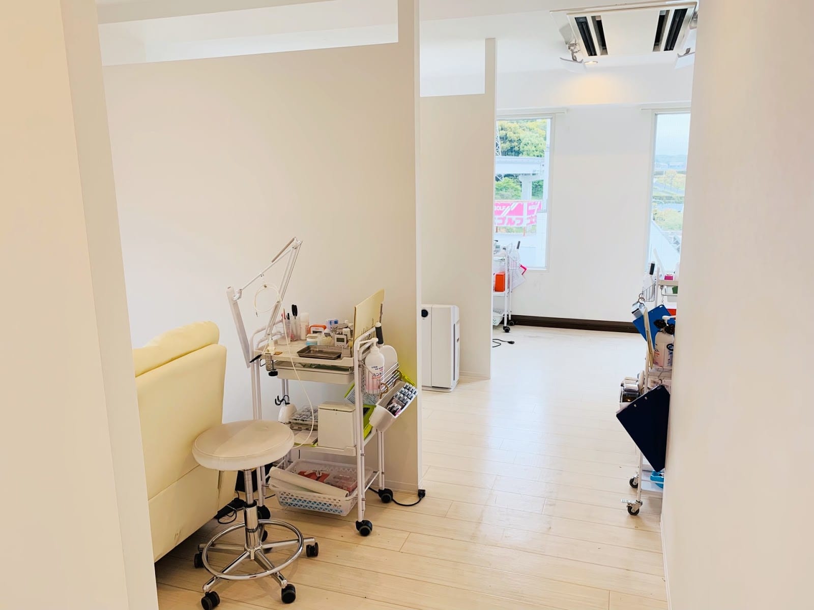 Eyebrowsalon OWL(多摩センター)のメンズ眉毛サロン店内写真 1枚目