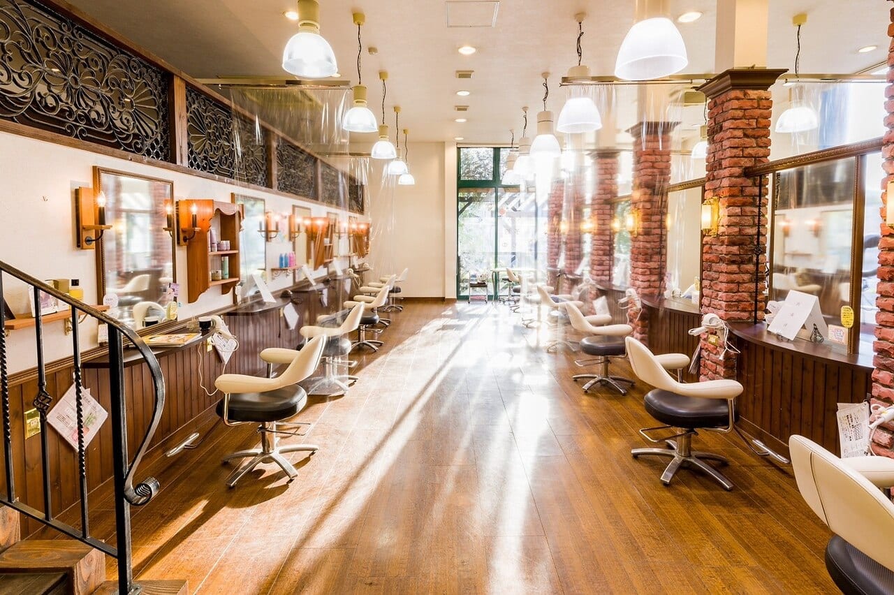 Grand Beauty B's 緑店(徳重)のメンズ眉毛サロン店内写真 1枚目