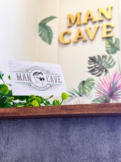 メンズ脱毛専門サロン MAN CAVE 店内写真 1枚目