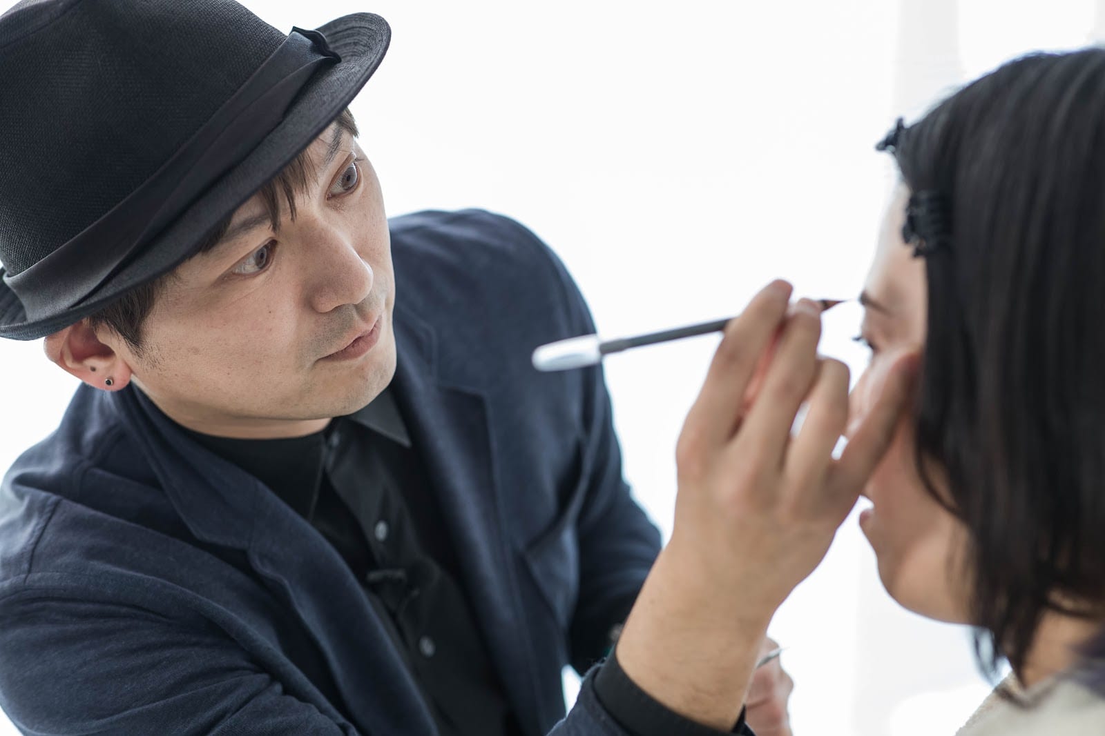 アイブロウ・眉毛カット専門サロン ビューティーガーデンイース グランフロント大阪店(梅田)のメンズ眉毛サロン店内写真 1枚目