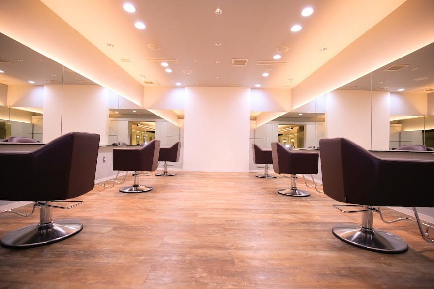 hair&make first 山形店(山形)のメンズ眉毛サロン店内写真 1枚目