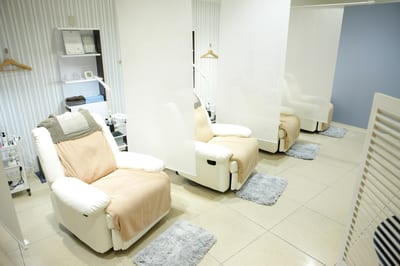 アイラッシュ・目元専門サロンTSUYAMEKI近鉄四日市店 店内写真 1枚目