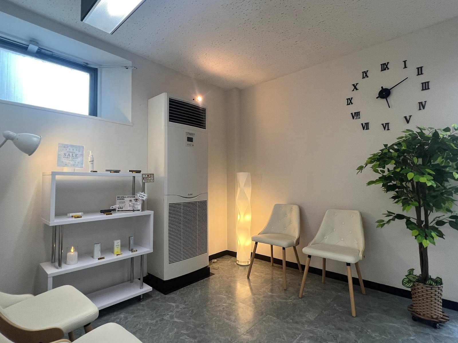 Blossa(横浜)のメンズ眉毛サロン店内写真 1枚目
