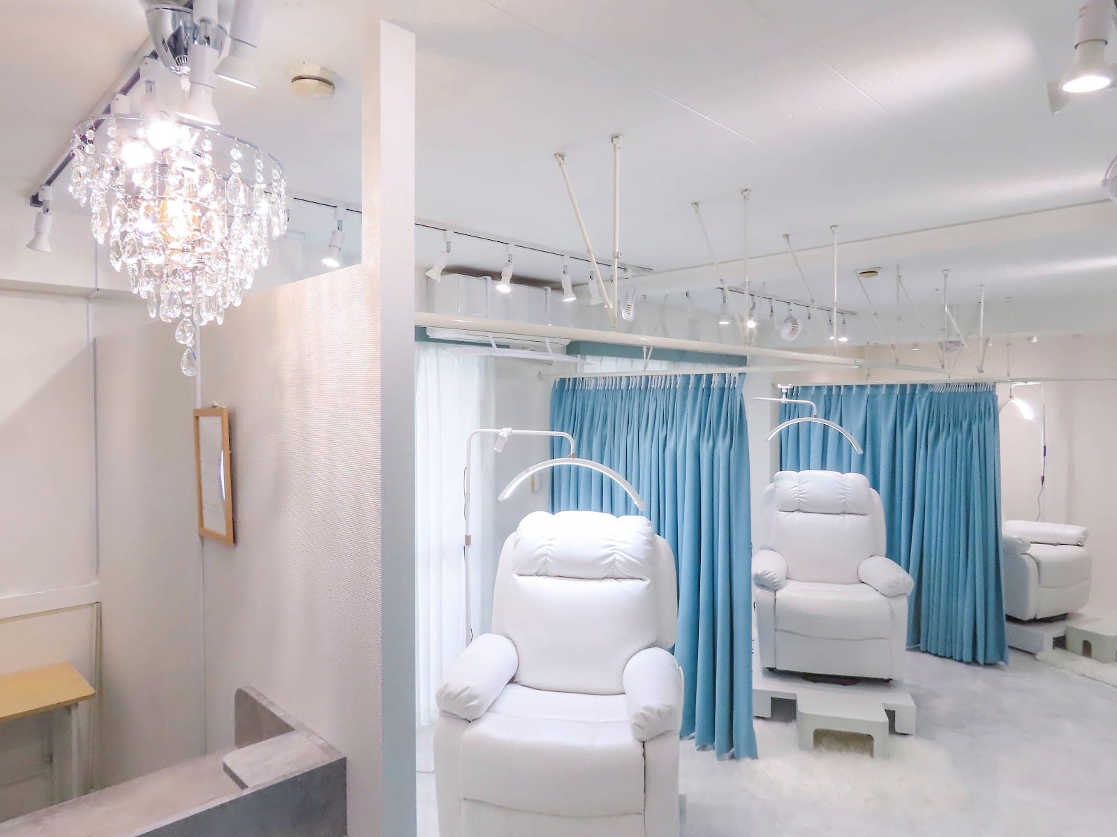 まつ毛パーマ&眉毛サロン SSIN STUDIO 新宿南店(代々木)のメンズ眉毛サロン店内写真 1枚目